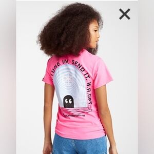 Artist Collective women's neon pink graphic t-shirt size M